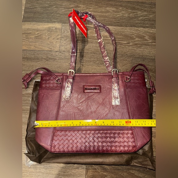 New Wrangler Montana West Red Purse with Dust Bag - Picture 2 of 7
